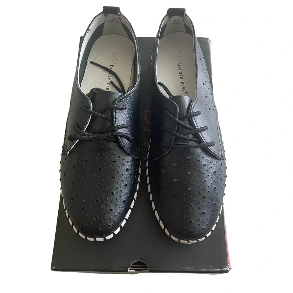 Bernie Mev. Womens TW36 Black Oxford Shoes